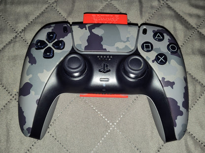 Clip-on Holster for PS5 DualSense Controller